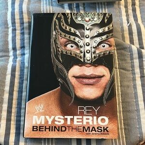 WWE REY MYSETERIO BEHIND THE MASK HARD BOOK